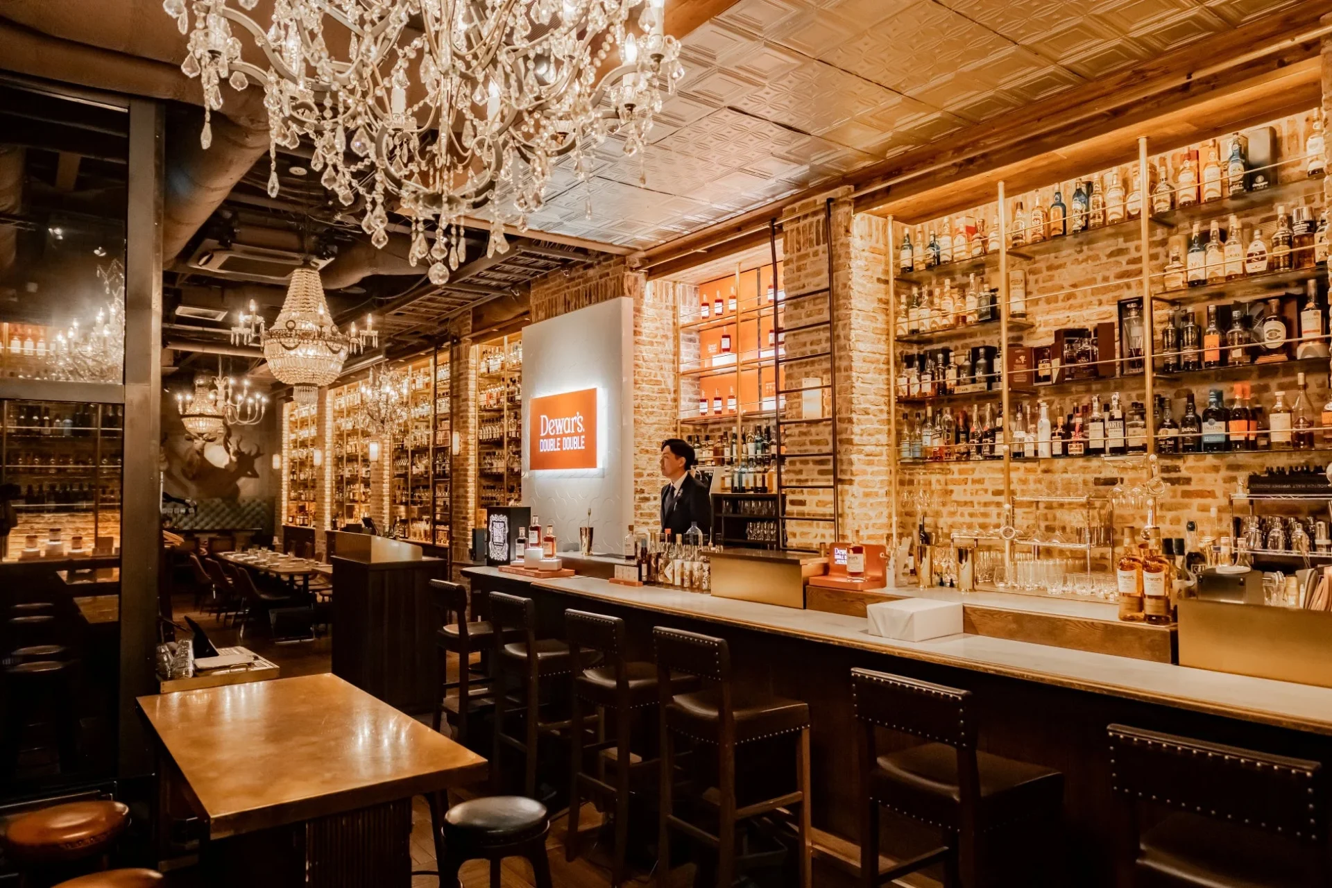 TOKYO Whisky Libraryのバーカウンター