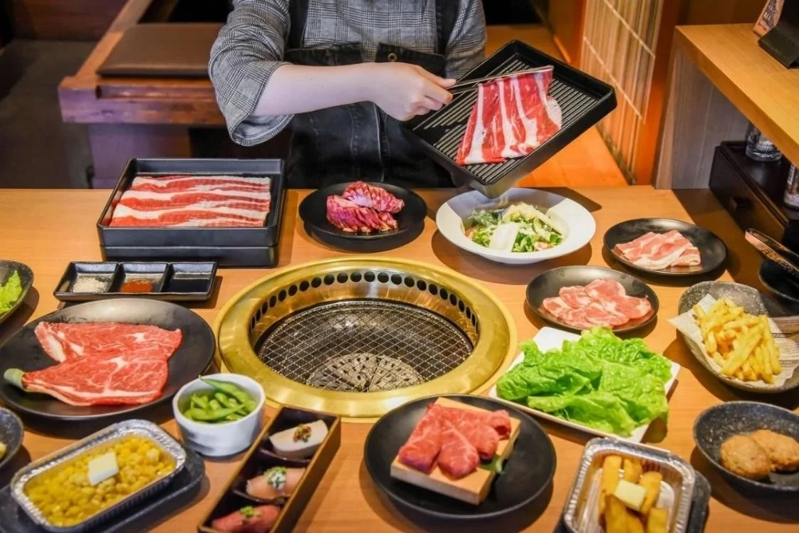 焼肉とサイドメニュー