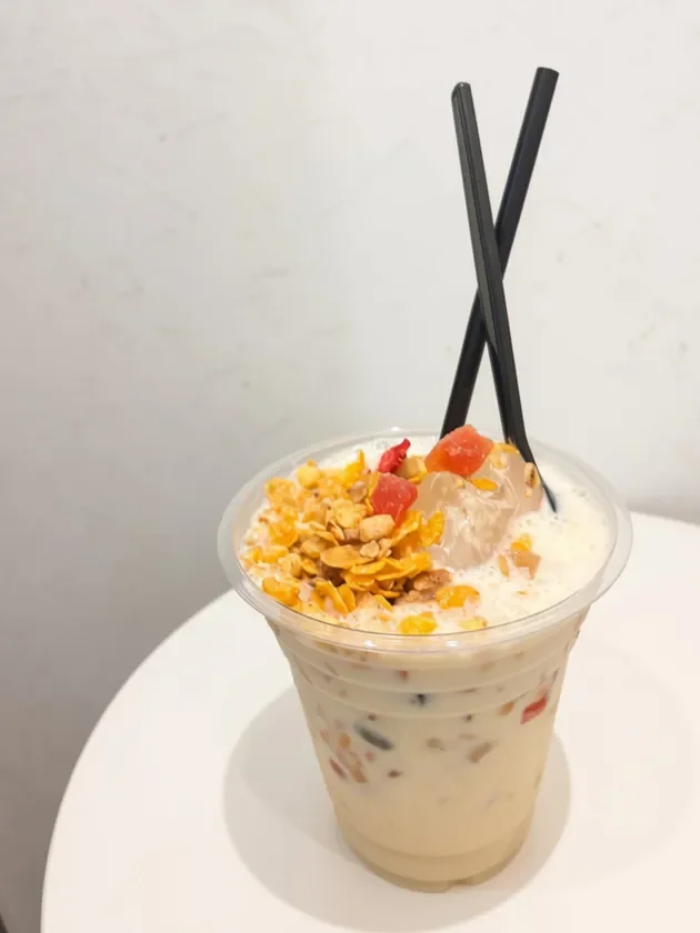 ヨーグルト風味のプロテインドリンク