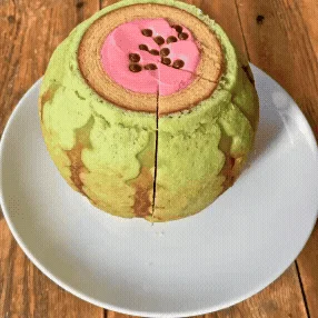 カットされた「すいかバウム」の断面