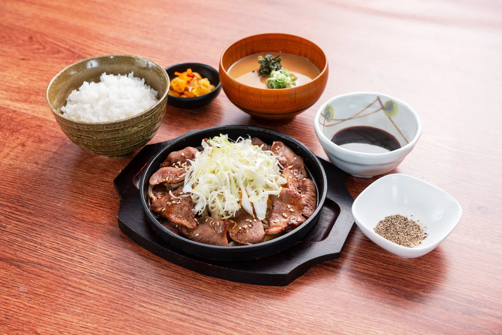牛タン焼肉定食