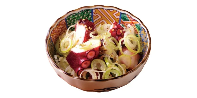 タコと薄切りネギの和え物