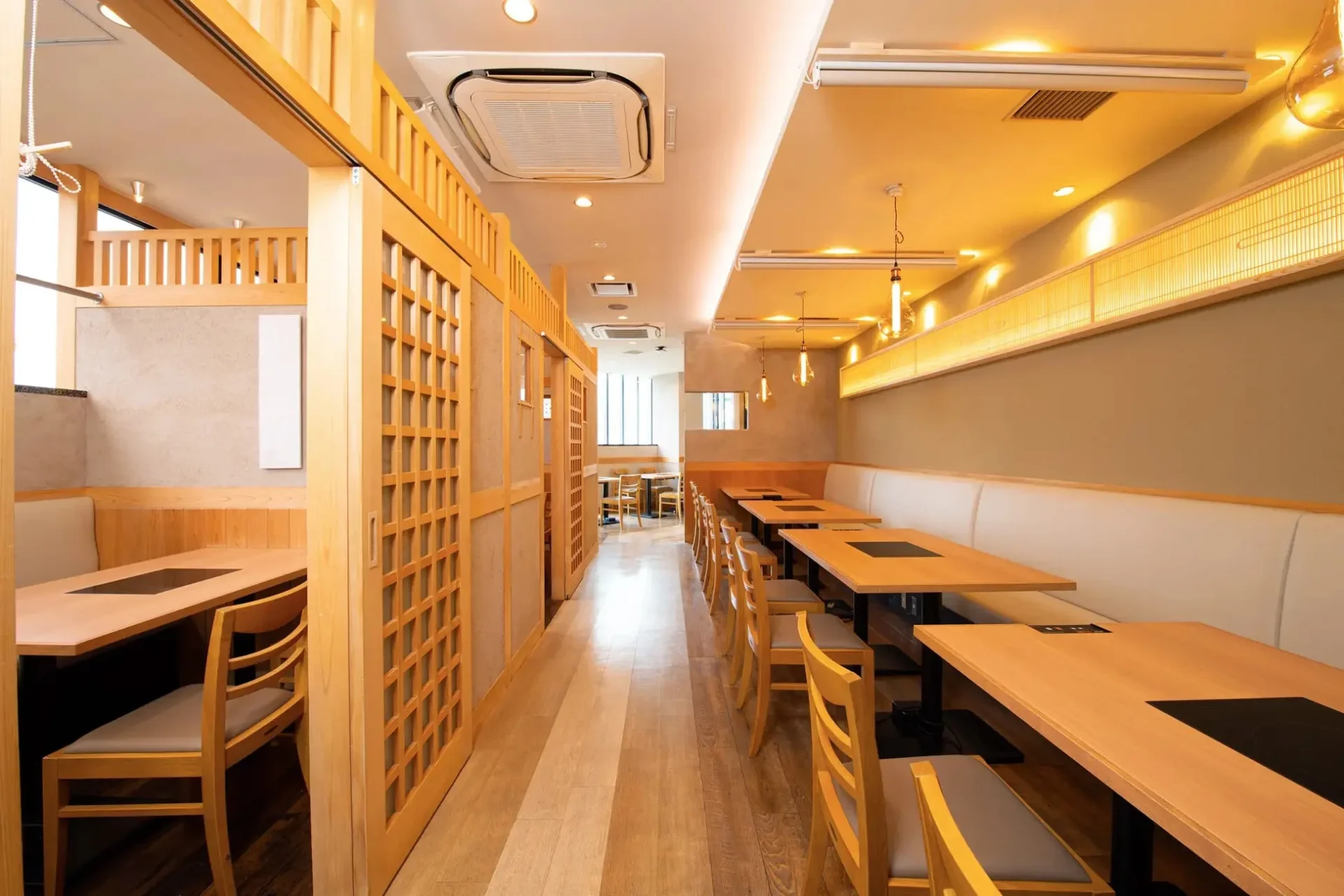 おかか市ヶ谷の店内風景